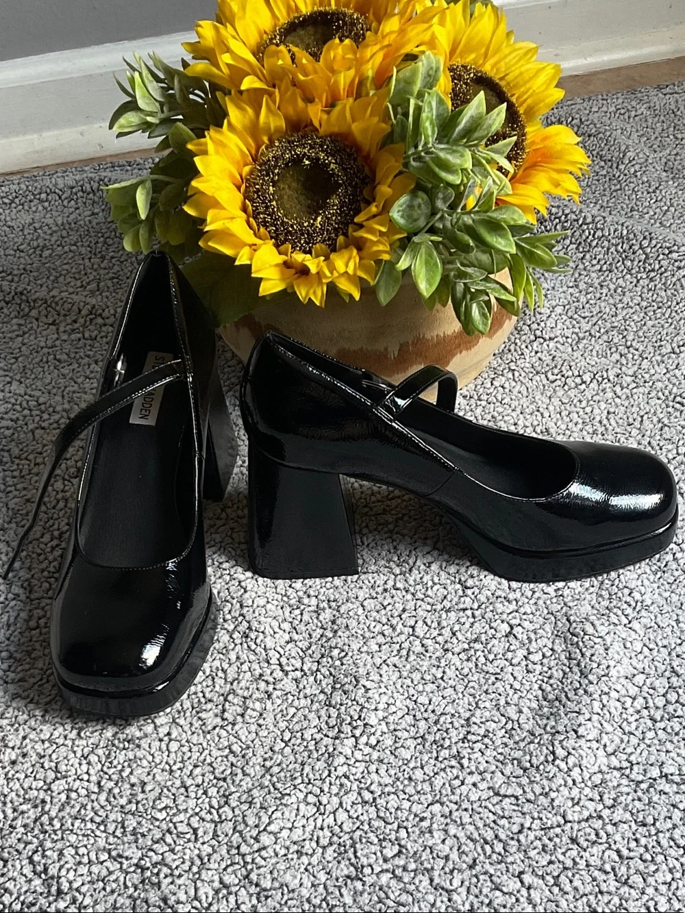 Steve Madden Black Patent Platform Mary Jane Pumps